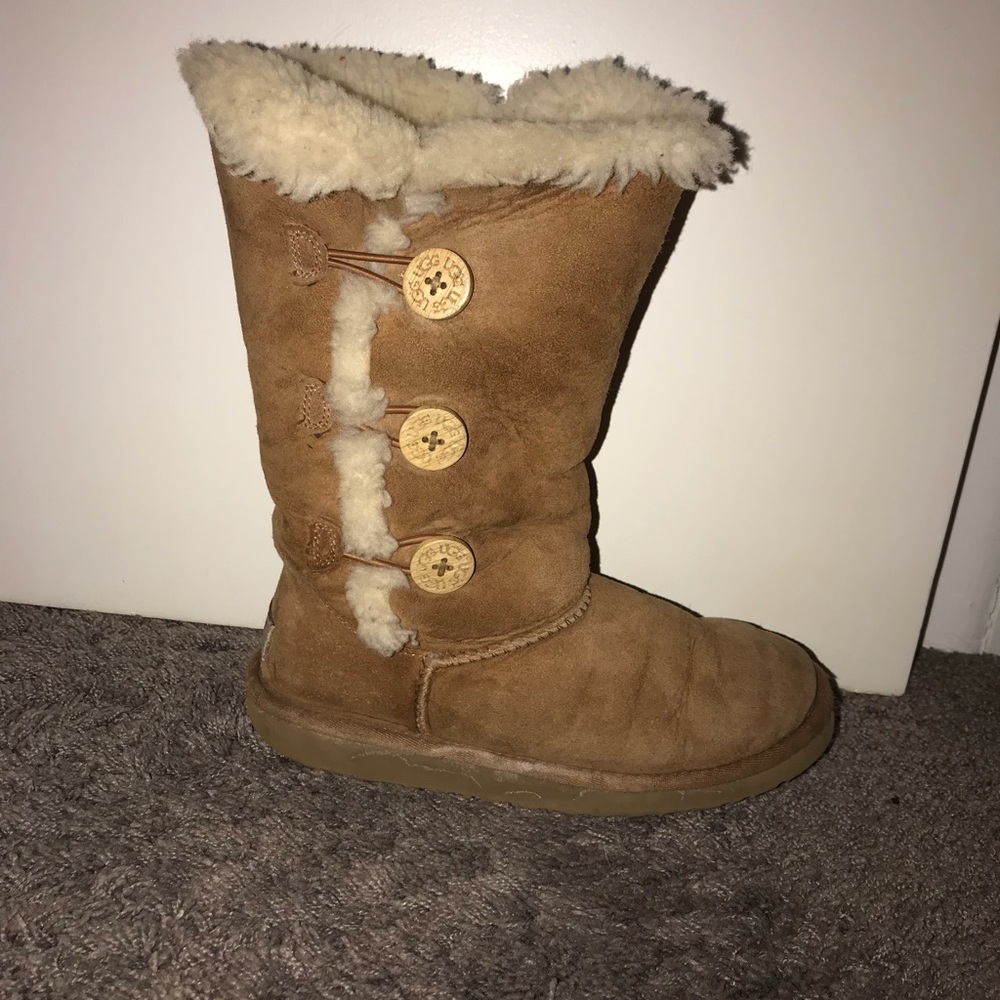 UGG wheat with button boots